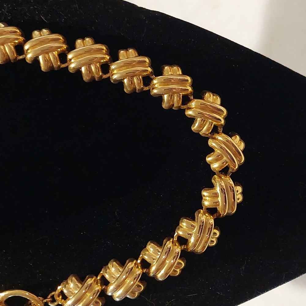 Vintage Gold Necklace with Intricate Design